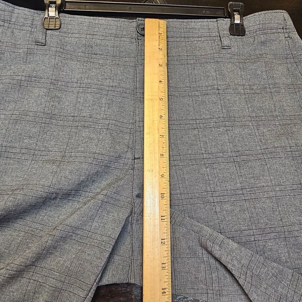 BCG Men’s Gray Plaid Golf Shorts Sz 38W Performance Stretch Casual Gorpcore U434
